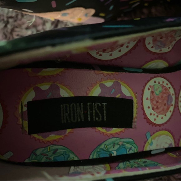 IRON FIST Cupcake Sprinkles Wedges - Picture 7 of 8
